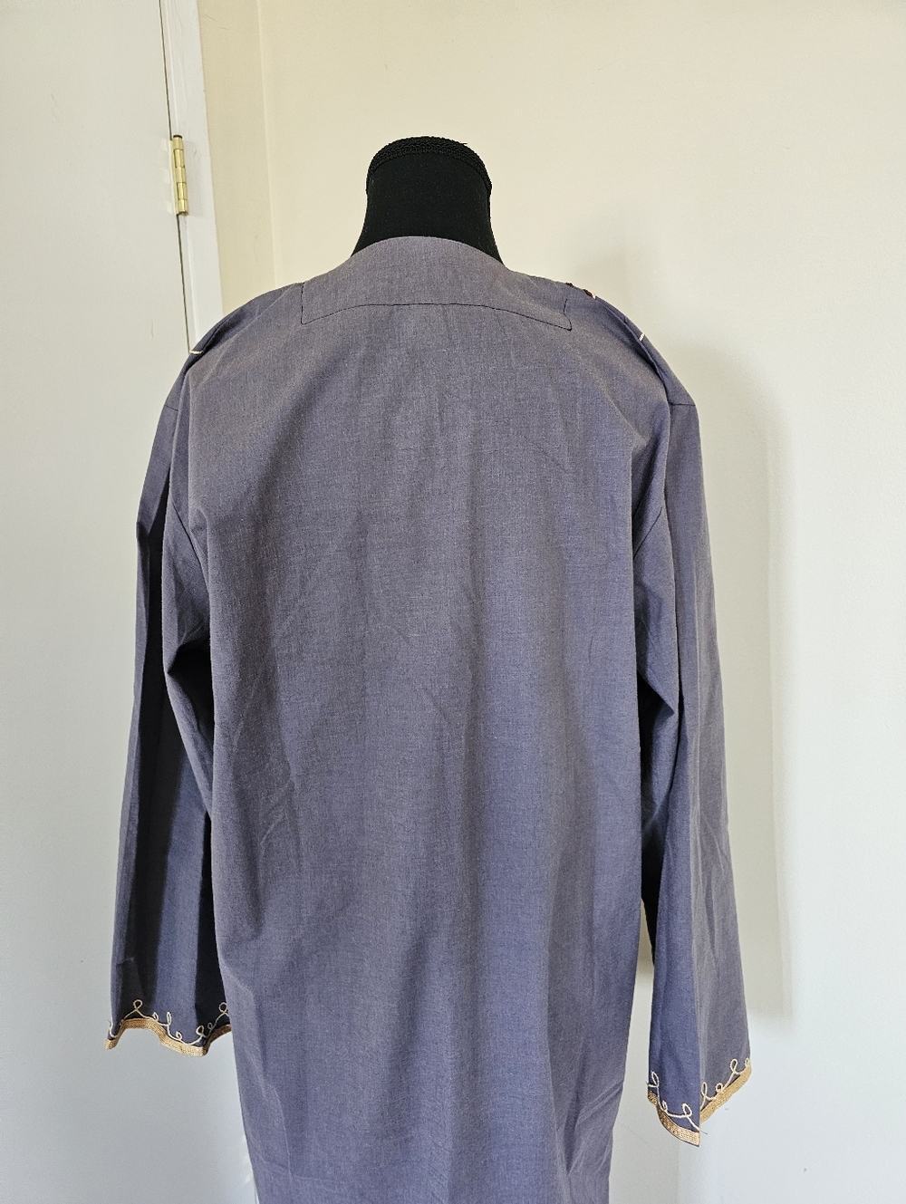 VINTAGE EMBROIDERED CAFTAN - Picture 9 of 15